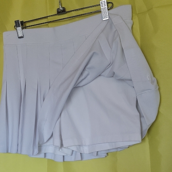Victora Secret Elegant White Pleated Skirt Size L - Picture 7 of 11